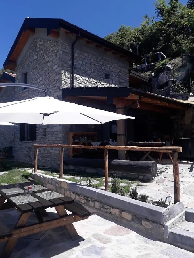 Le Casette Di Laila Colonno Farm stay